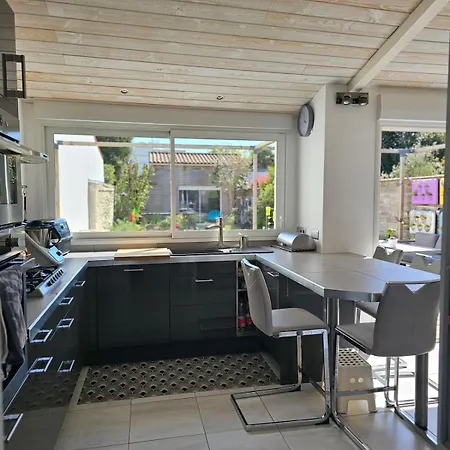 Villa Loulalie לה רושל