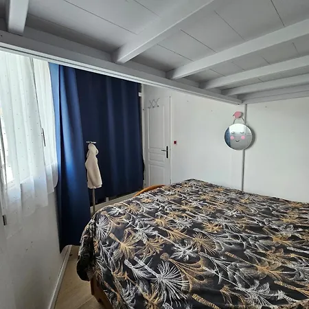 בית נופש Villa Loulalie לה רושל